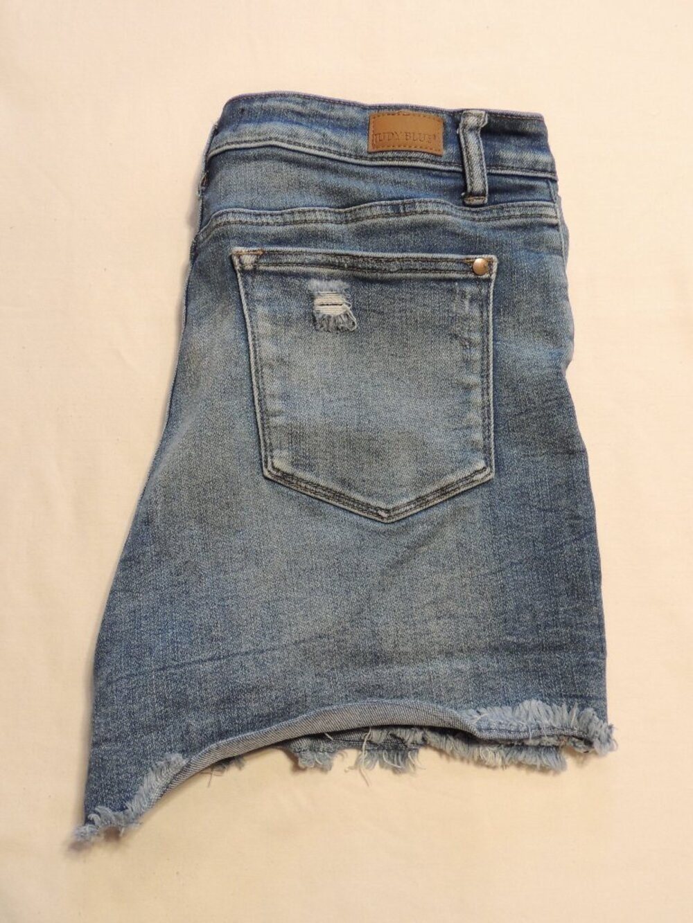 Judy Blue Shorts Woman Large Blue Pockets Denim Vacation Pool Blue Jean Shorts
